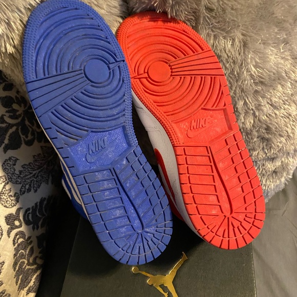 Nike Jordan Ones - Picture 4 of 4